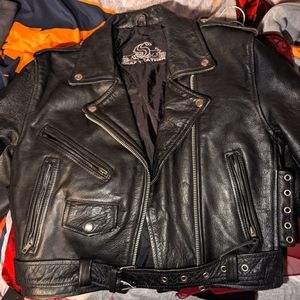 Genuine leather biker jacket, size small. It's in excellent condition.